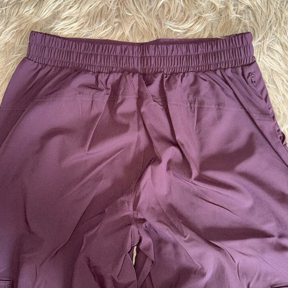 New Fabletics Downtown Wide Leg Cargo Pant Oxblood Women’s size M - Picture 13 of 13